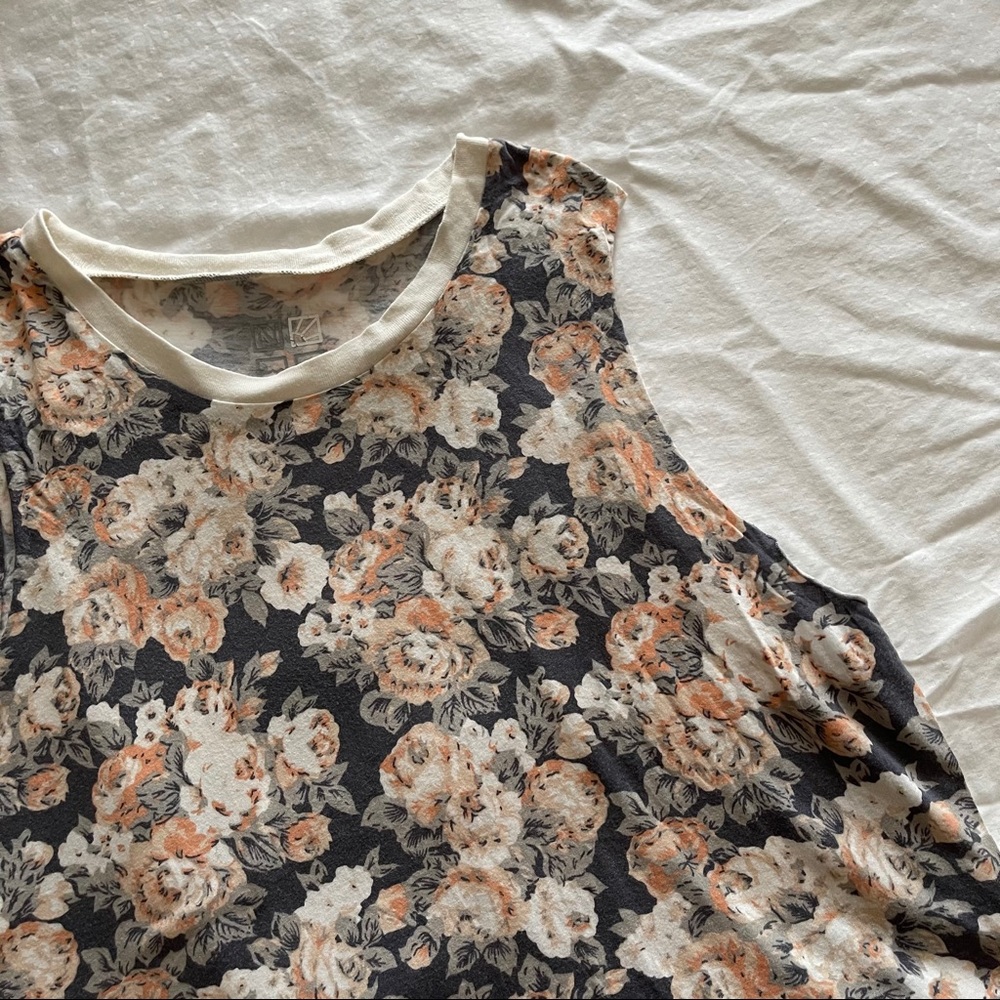 PacSun Cropped Muscle Tee - Picture 4 of 5